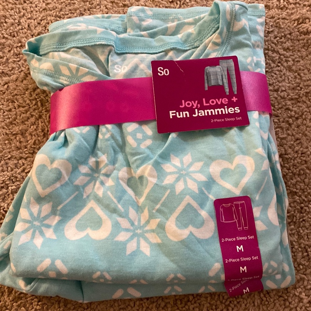 NWT Medium 2-Piece Sleep Set Light Blue and White - Super soft